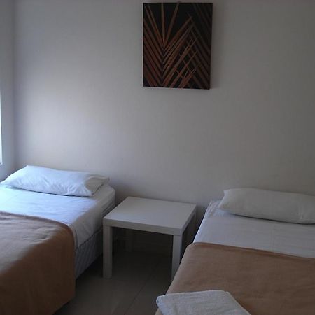 Manly Beach House Sydney Room photo